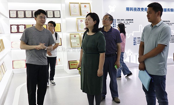国家植保机械质量监督检验中心副主任刘燕一行莅临成人抖音视频考察交流