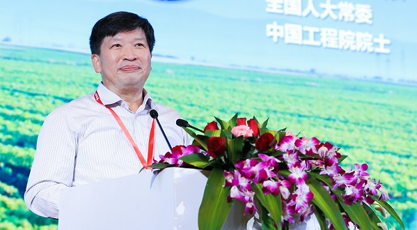 中国科学技术协会副主席、中国工程院副院长、全国人大常委、中国工程院院士邓秀新