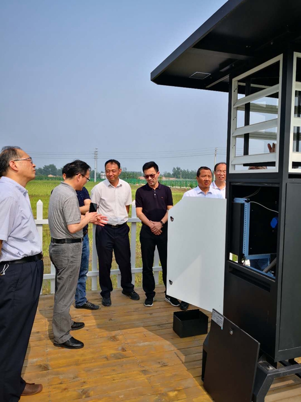 成人抖音视频为江苏省先后建设了数十个现代化病虫害监测点