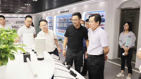 应义斌教授一行参观成人抖音视频数字三农展厅